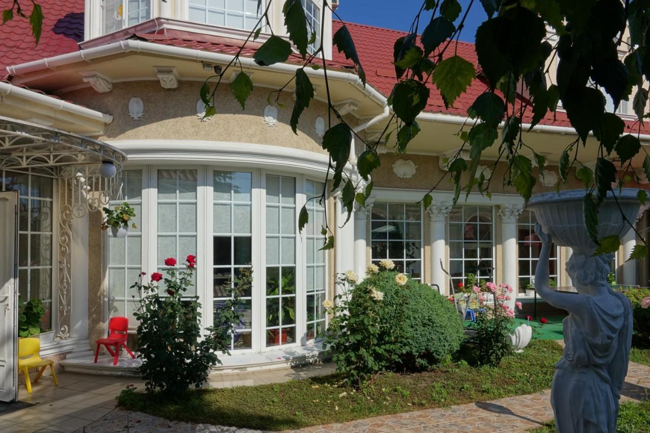 White House Apartments Odessa Esterno foto