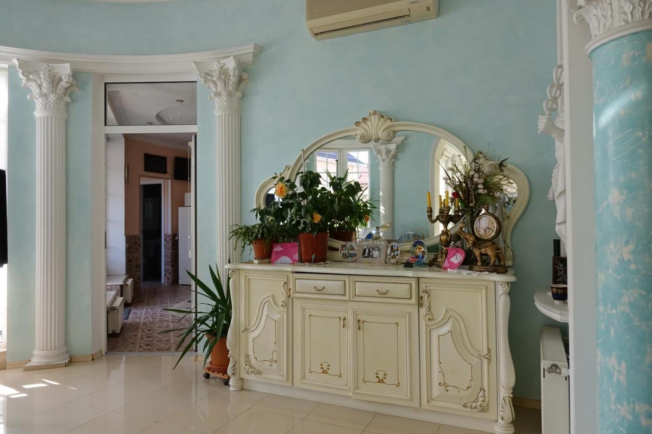 White House Apartments Odessa Esterno foto