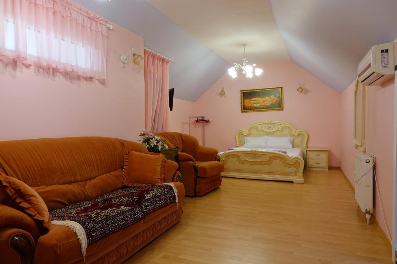 White House Apartments Odessa Esterno foto