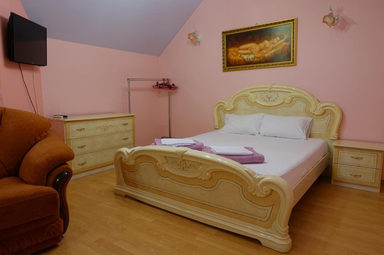 White House Apartments Odessa Esterno foto