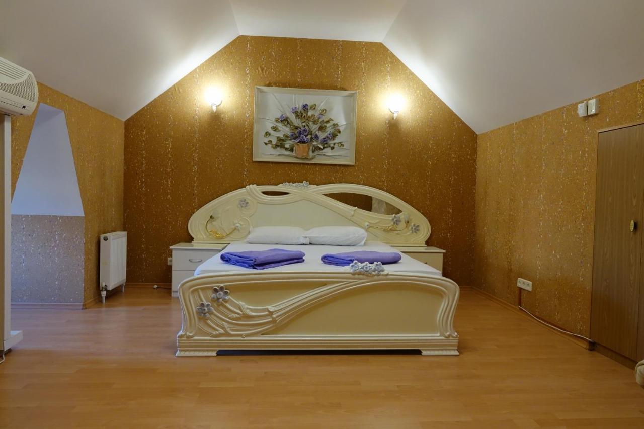 White House Apartments Odessa Esterno foto