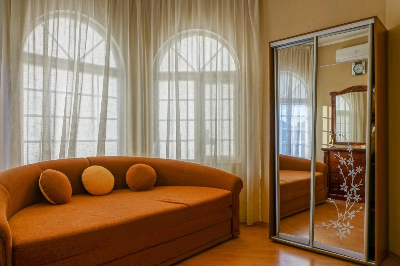White House Apartments Odessa Esterno foto